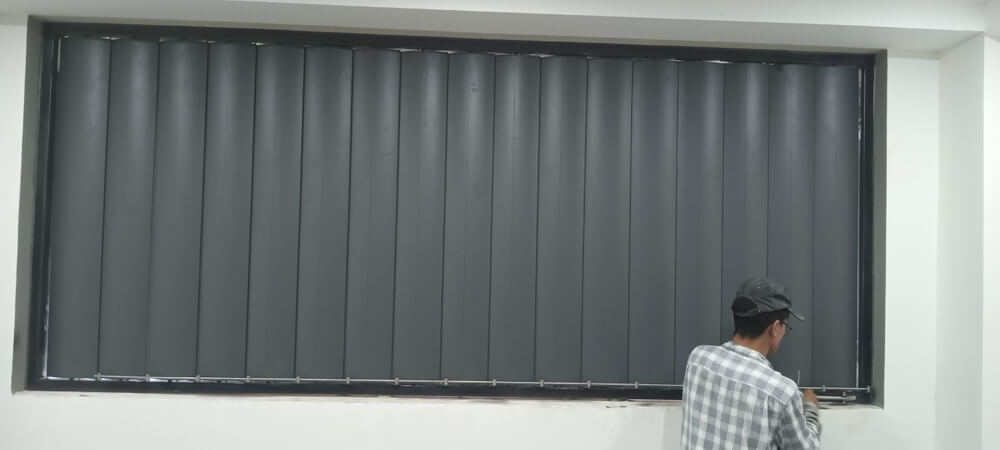 Lam thoi chắn nắng chuyển động cơ
